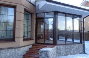 Витражная входная группа со стеклом